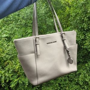 Michael Kors Jet Set Saffiano Top-Zip Tote